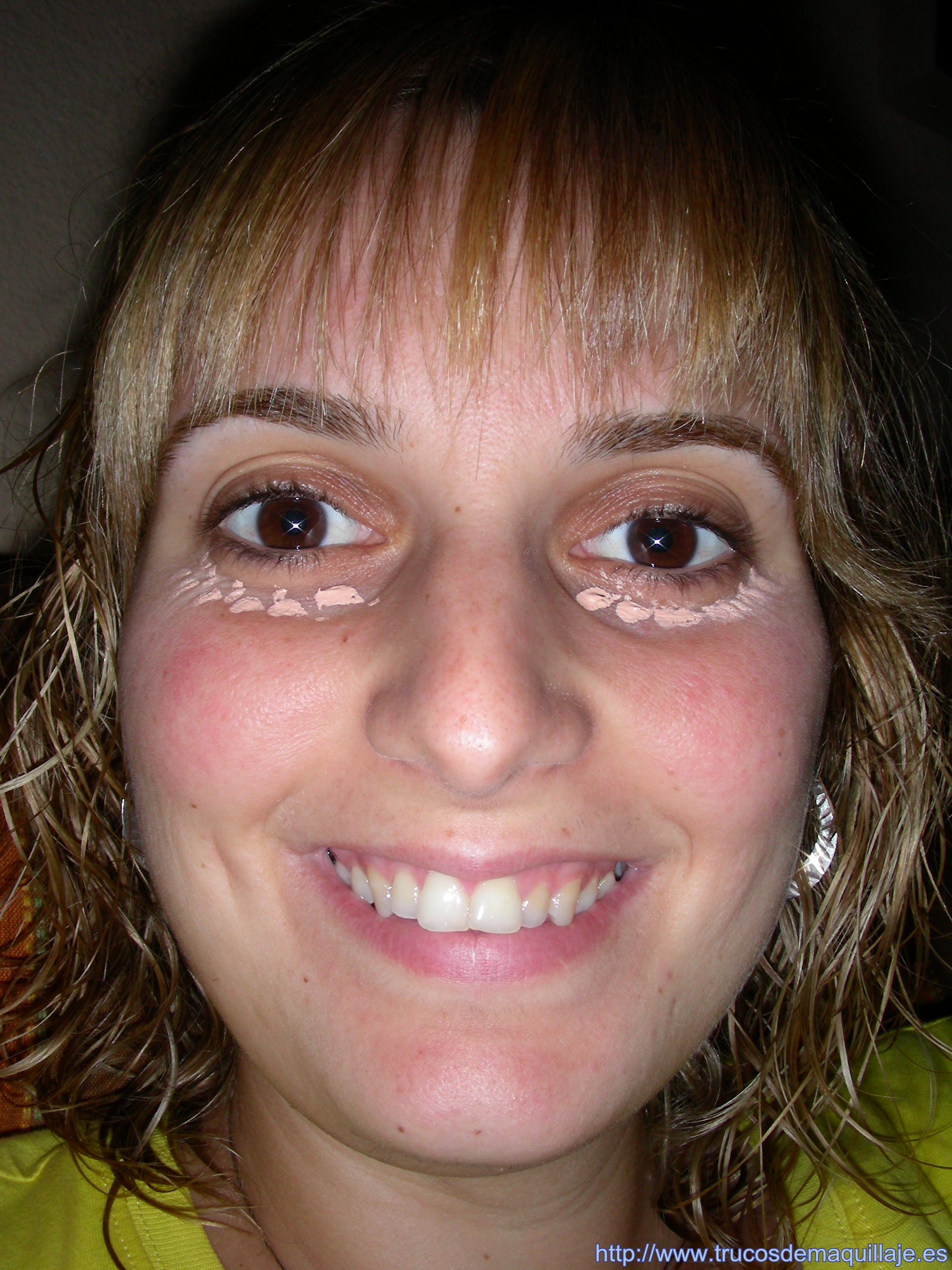 Maquillaje con ojos en tonos grises paso a paso